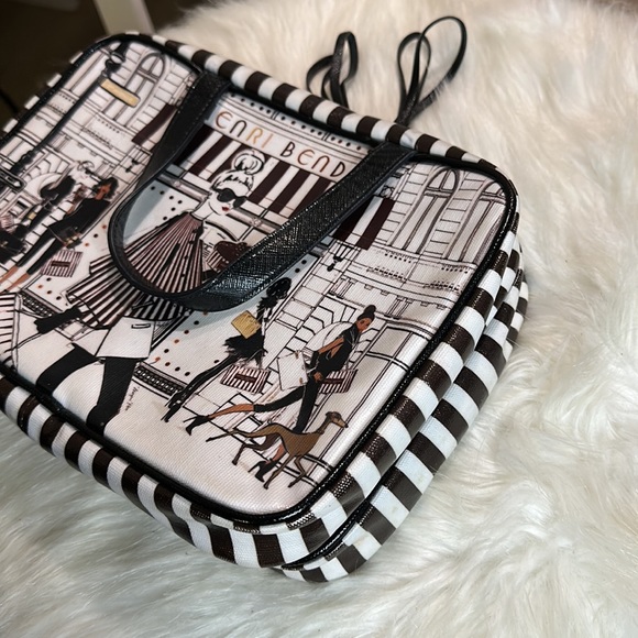 EUC HENRI BENDEL MEGAN HESS TRAVEL CASE - Picture 8 of 16